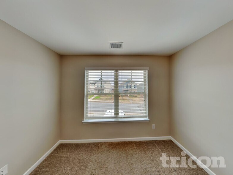 Building Photo - 203 Magnaview Dr