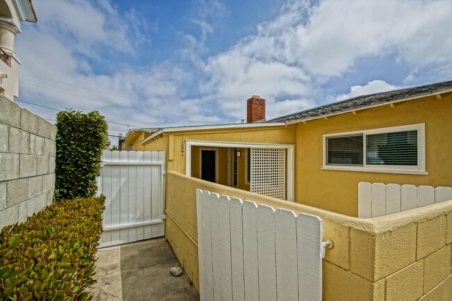 Building Photo - Completely Remodeled, Bright & Airy, 2BR1....