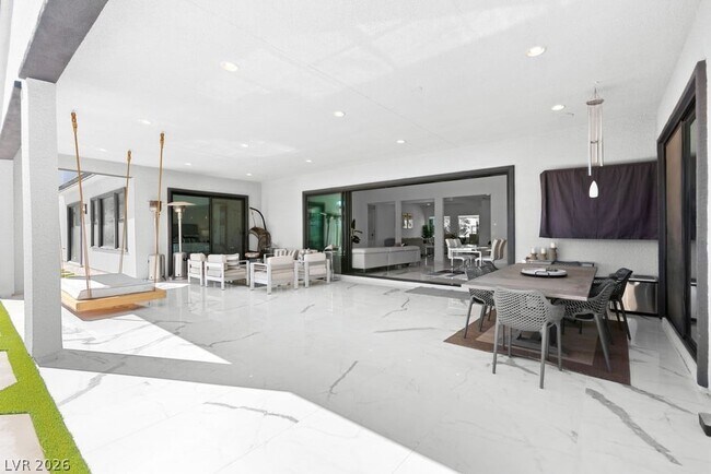 Building Photo - 4315 N Dapple Gray Rd