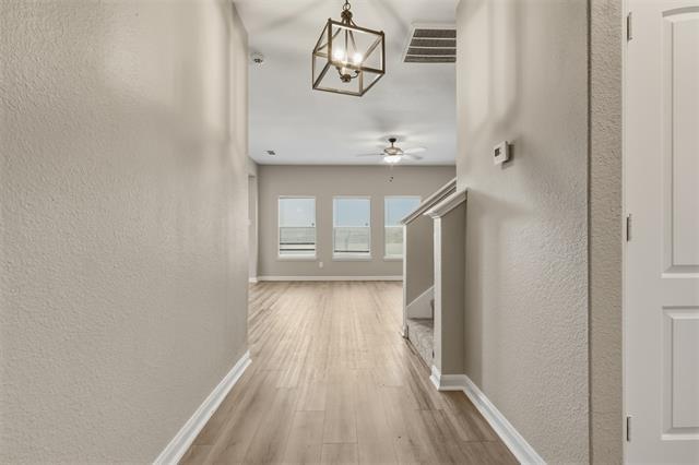 Building Photo - 5015 Royal Springs Dr