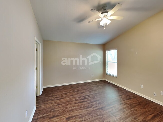 Building Photo - 11719 Crest Creek Dr