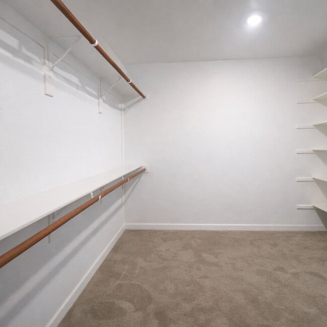 Building Photo - 2353 E Castanets Dr