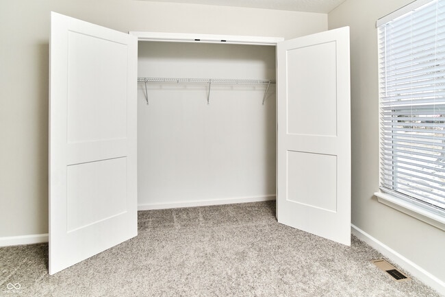 Building Photo - 730 N East St