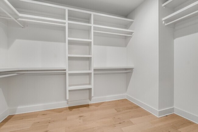 Building Photo - 1408 Lischey Ave