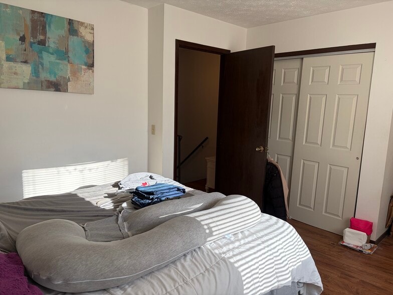 Building Photo - 8 S Trace Rd