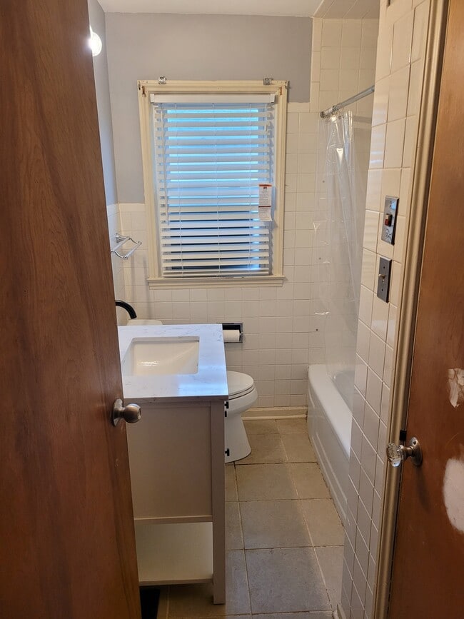 Building Photo - 1659 N Tibbs Ave