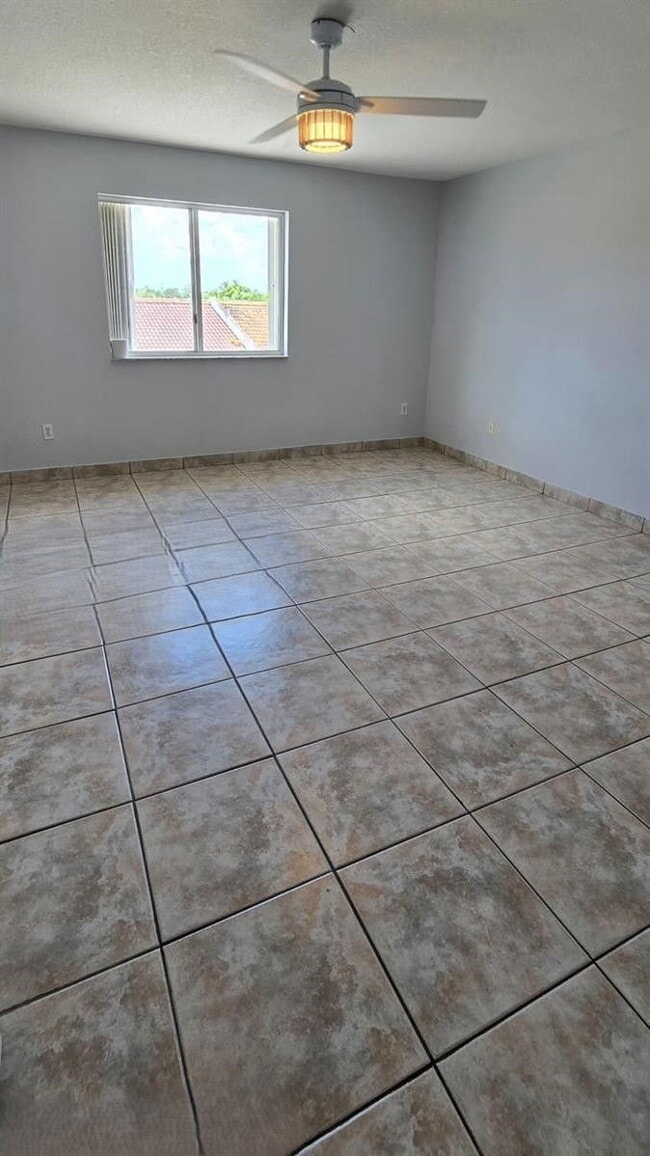 Building Photo - 7640 NW 182nd Terrace