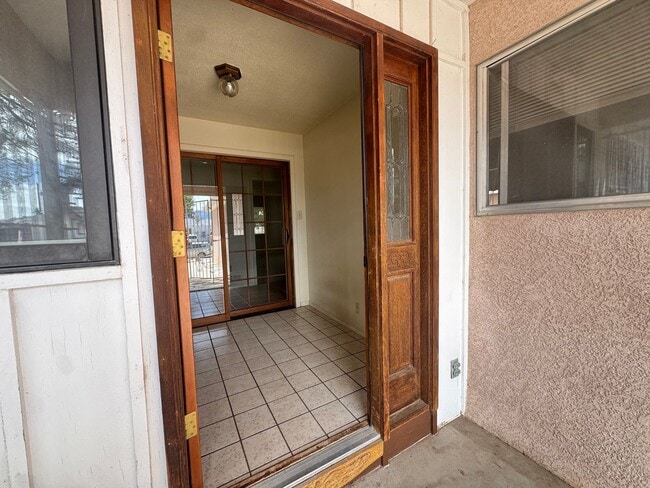 Building Photo - Well-maintained Northeast Gem!