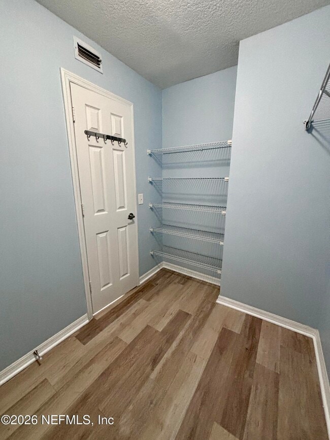 Building Photo - 138 Cranes Lake Dr