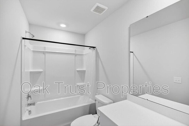 Building Photo - 753 Ridgley Dr