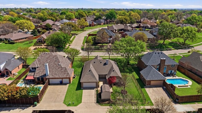 Building Photo - 6613 Barclay Ln