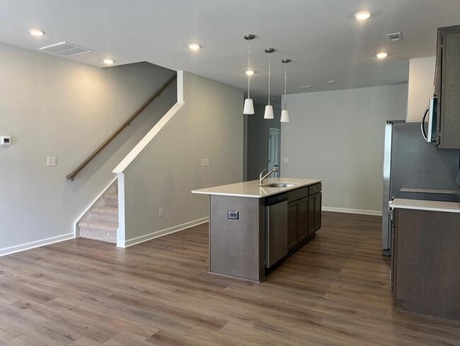 Building Photo - 276 Chesapeake Cmns St
