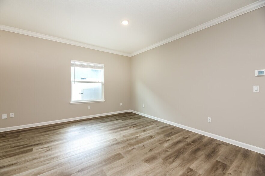 Building Photo - 16171 Magnolia Grove Way