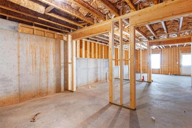 Building Photo - 2044 Britt Dr