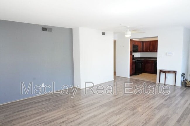 Building Photo - 10115 E Mountain View Rd