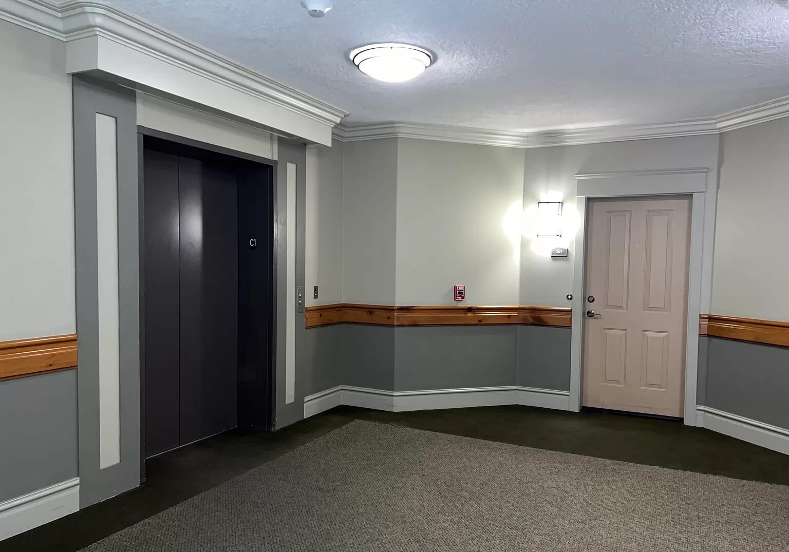 Building Photo - 1325 S Hwy 89