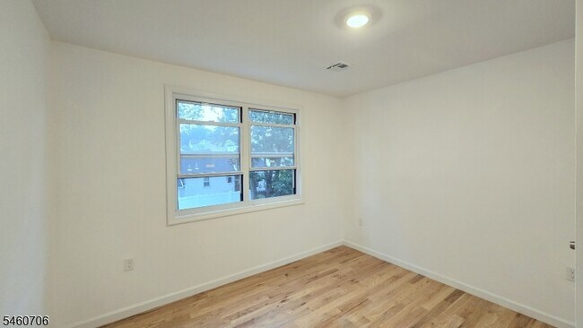Building Photo - 76 Baldwin Pl