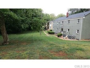 Building Photo - Charming 1-Bedroom Condo in Prime Selwyn L...