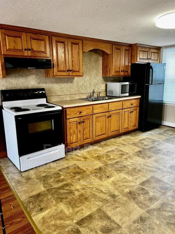 Building Photo - 103 Winterlochen Dr