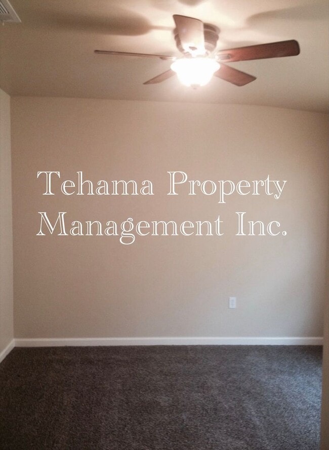 Building Photo - Welcome to this fabulous 3-bedroom, 2-bath home located in the downtown Red Bluff