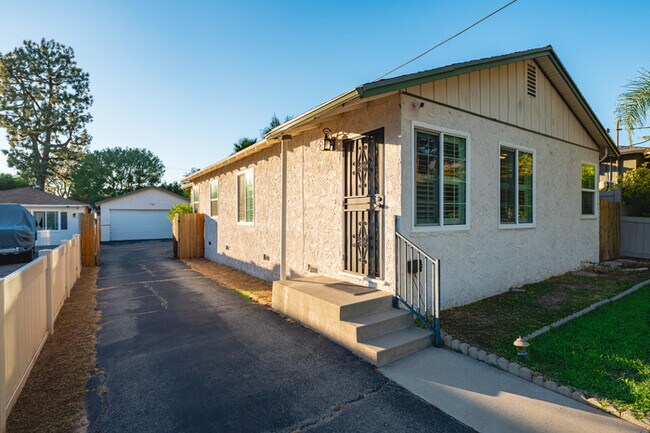 Building Photo - 1751 Belmont Ave