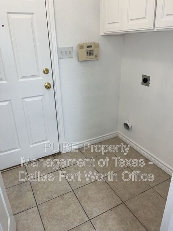 Building Photo - 4010 Cottage Park Ct