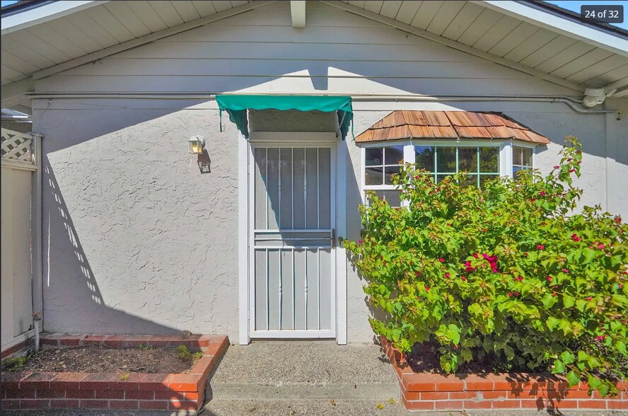 Building Photo - 12651 Kinman Ct