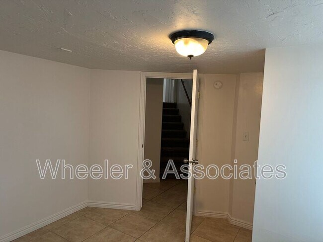 Building Photo - 1315 S 120 E