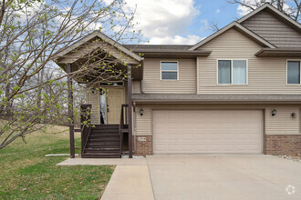 Building Photo - 298 Hickory Ct
