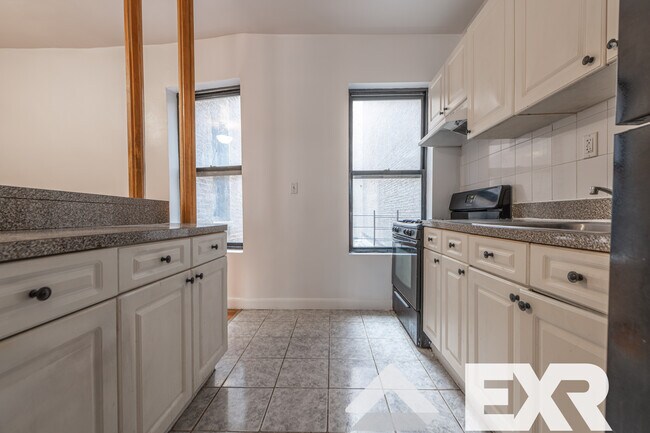 Building Photo - 507 W 139th St