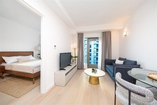 Building Photo - 33-71 Prince St