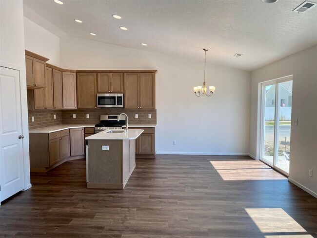Building Photo - Stunning 3 Bed, 2 Bath Rancher in Airway Heights!