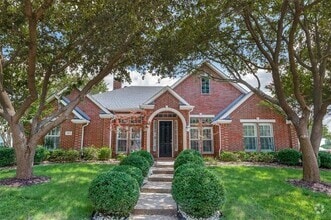 Building Photo - 4684 Old Pond Dr