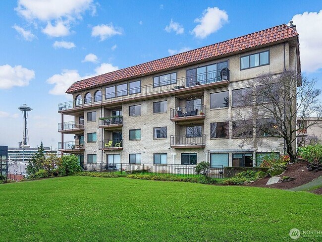 Building Photo - 610 Aloha St