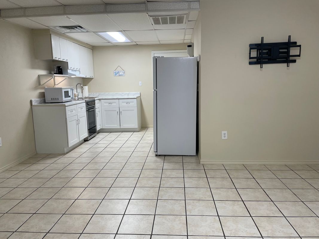 Building Photo - 5712 Padre Blvd