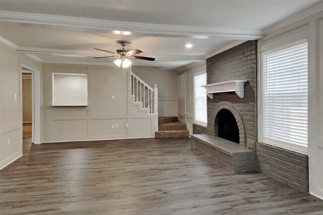 Building Photo - 5307 Summerfield Ln