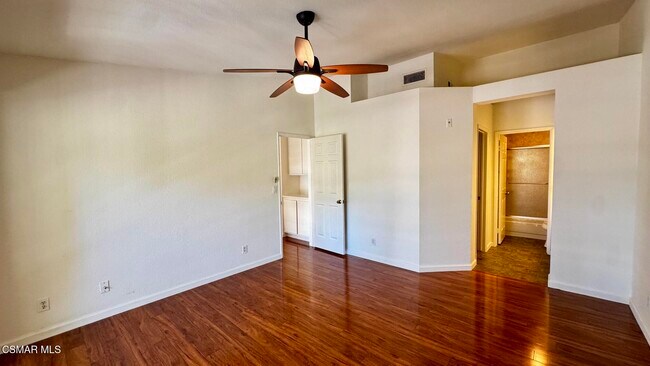 Building Photo - 688 Indian Oak Ln