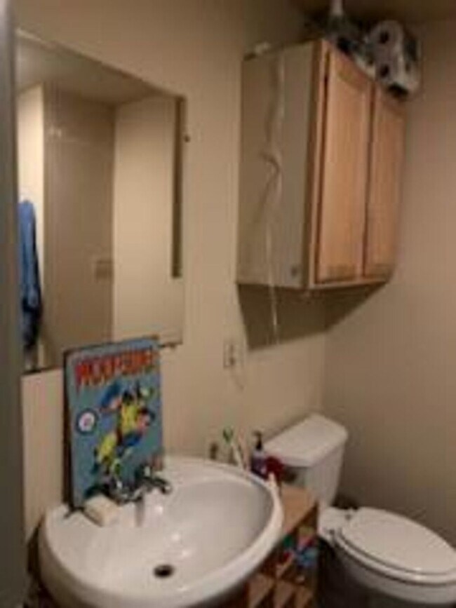 Building Photo - 2905 Robinson Ave