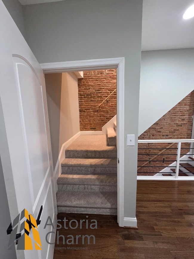 Building Photo - 4 Bedroom Rowhome with Loft Style Primary Suite and Finished Basement