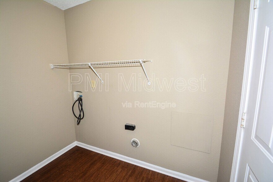 Building Photo - 8177 Amarillo Dr