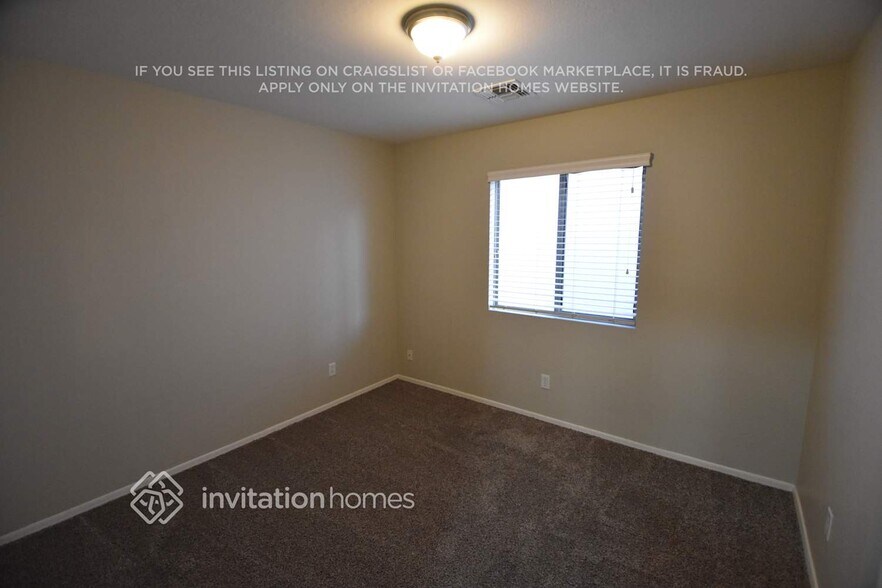 Building Photo - 12470 W Redfield Rd