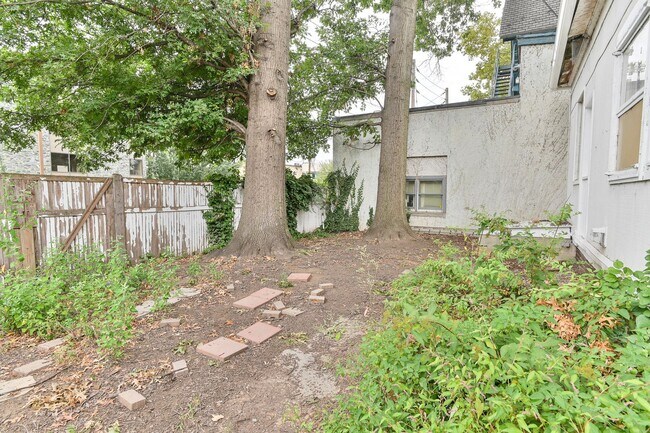 Building Photo - 1726 N 2nd St