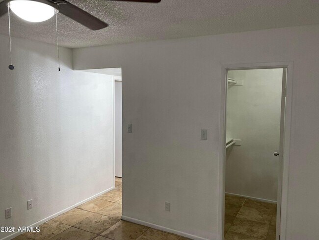Building Photo - 4410 N Longview Ave