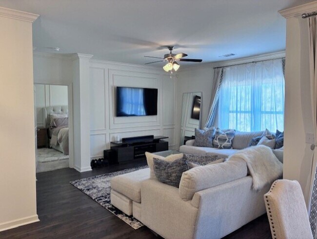 Building Photo - 224 Park Crest Run