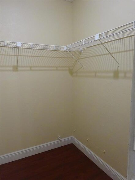 Building Photo - 6050 NW 64th Ave