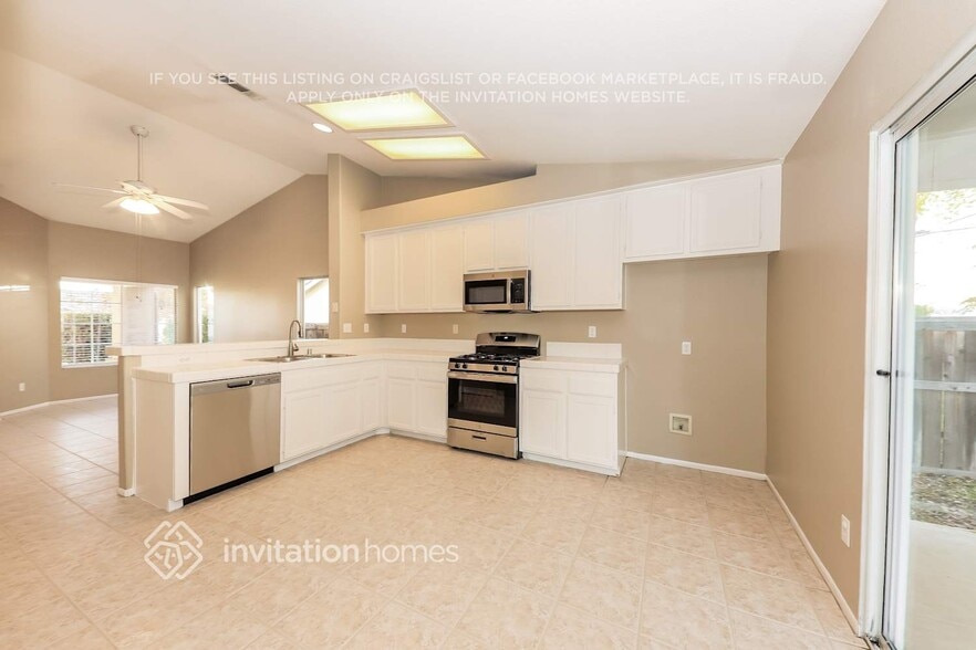 Building Photo - 31442 Amsterdam Rd