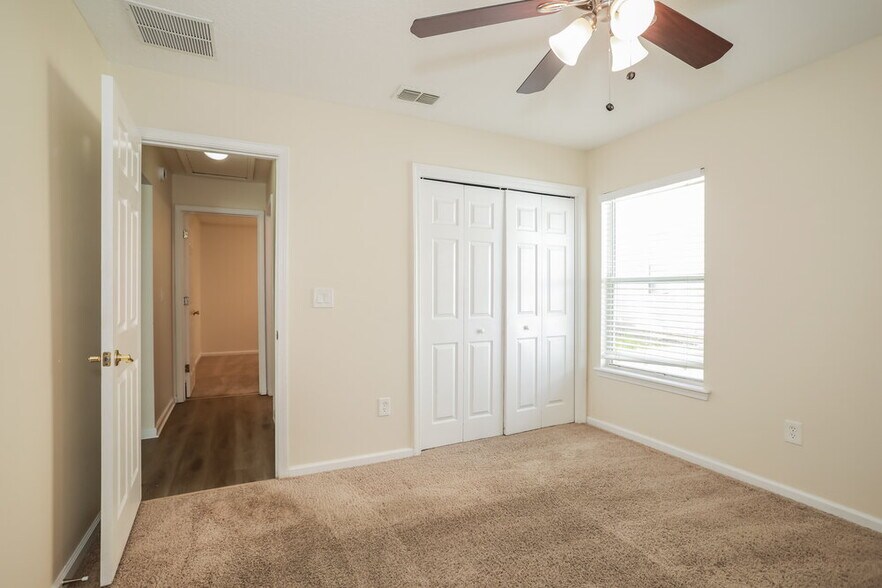 Building Photo - 3460 Live Oak Hollow Dr