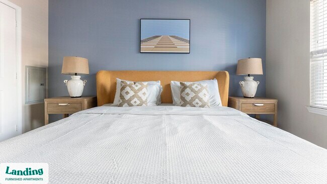 Building Photo - 915 Brentmoor Dr