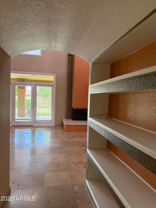 Building Photo - 8377 E Thoroughbred Trail