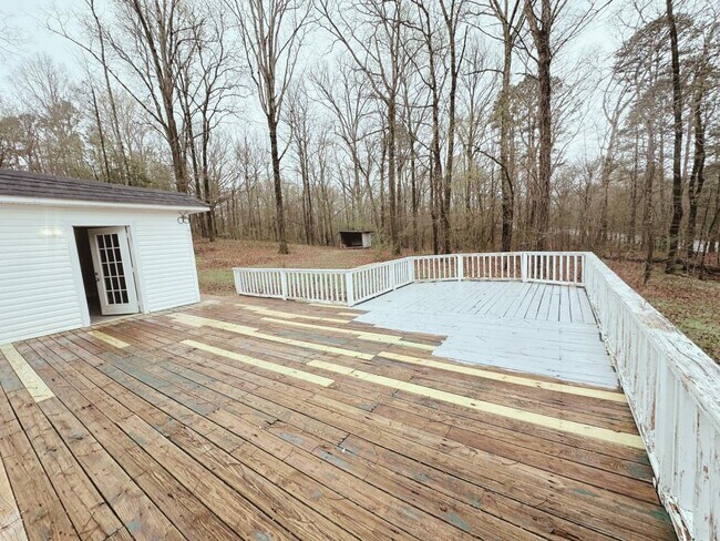 Building Photo - 29223 AR-84